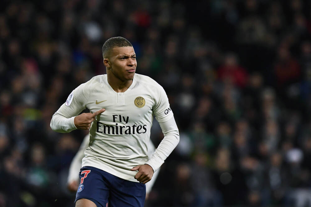 23款红旗HS5强势登场，2.0T配8AT动力，四驱家用SUV新标杆